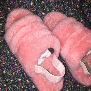 UGG Fluff yeah slides size 7